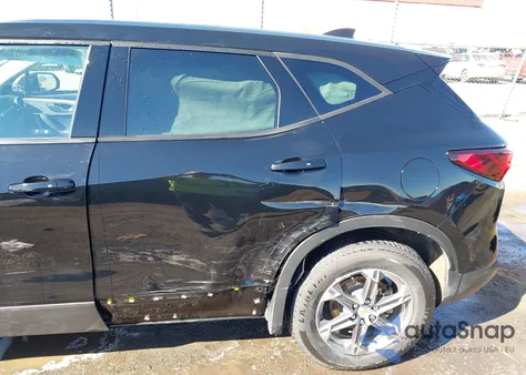 2023 Chevrolet Blazer Awd 2Lt z USA, uszkodzony, nr VIN 3GNKBHR44PS192878